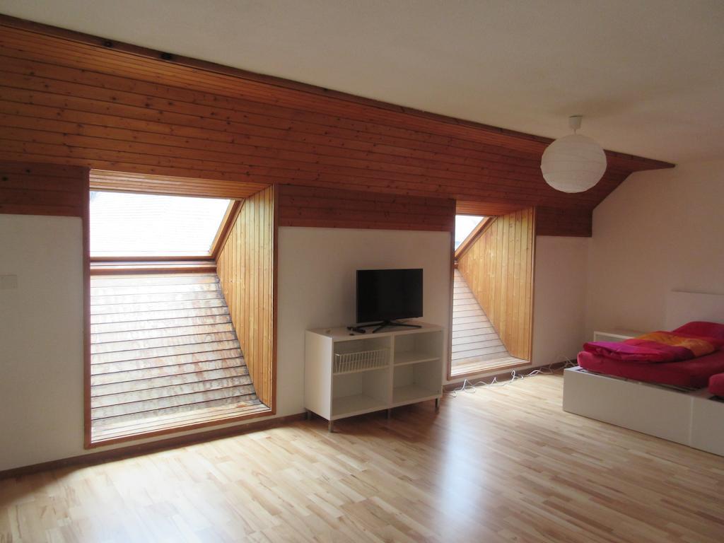Good Bed Aarwangen Apartman Szoba fotó