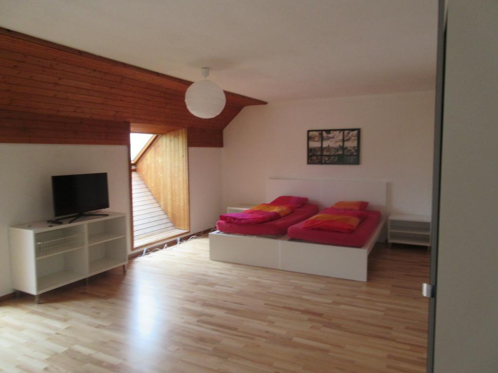 Good Bed Aarwangen Apartman Szoba fotó