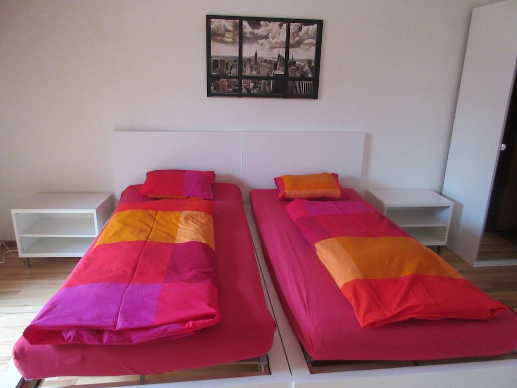 Good Bed Aarwangen Apartman Szoba fotó